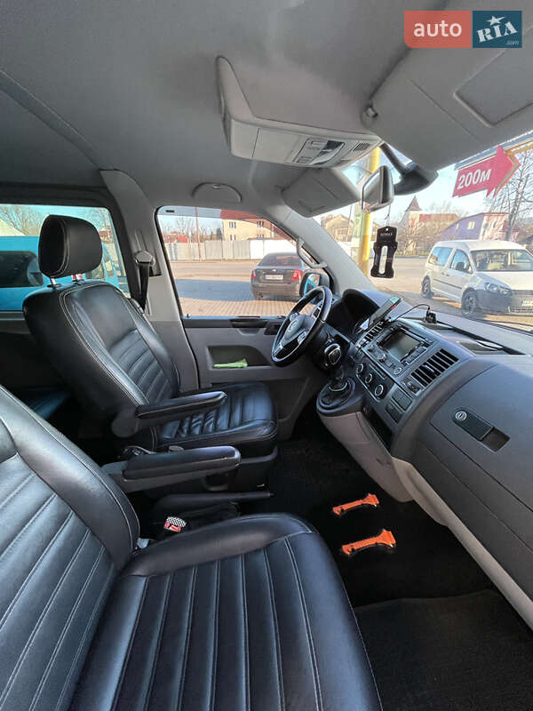 Минивэн Volkswagen Transporter 2012 в Надворной
