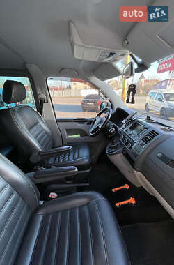 Минивэн Volkswagen Transporter 2012 в 