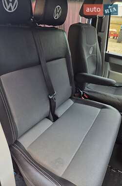 Минивэн Volkswagen Transporter 2016 в 