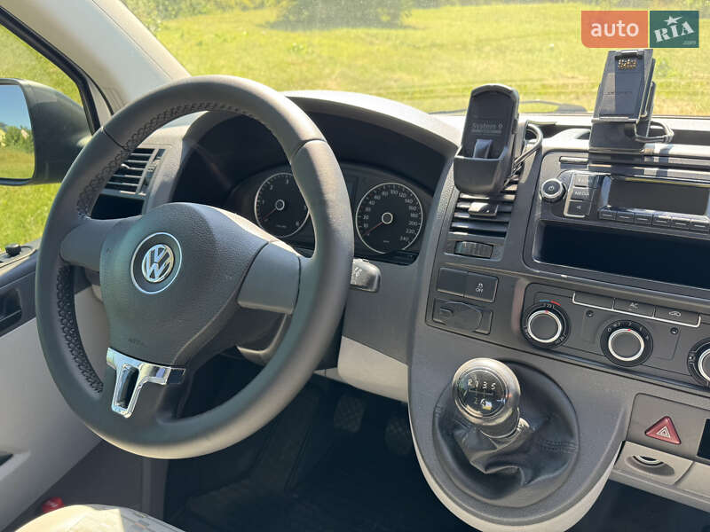 Вантажопасажирський фургон Volkswagen Transporter 2011 в Хмельницькому