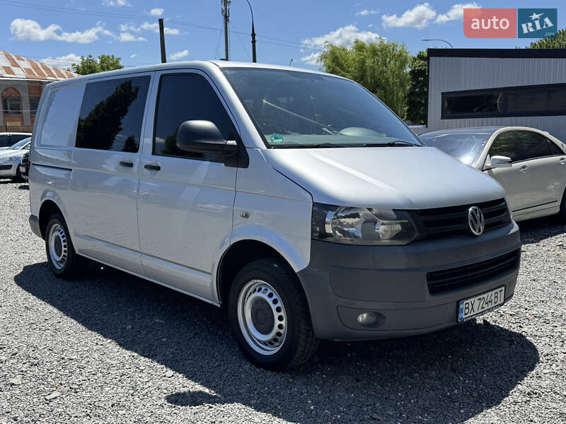 Вантажопасажирський фургон Volkswagen Transporter 2011 в Хмельницькому