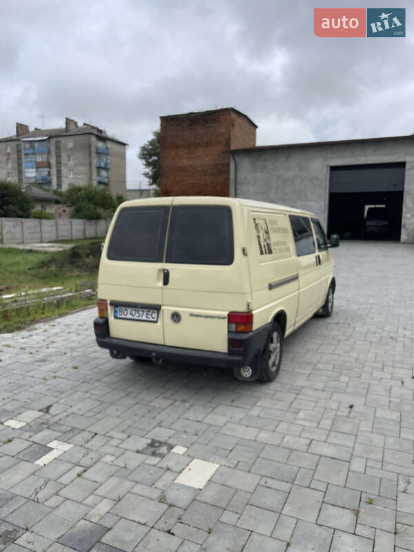 Мінівен Volkswagen Transporter 2000 в Хоросткові