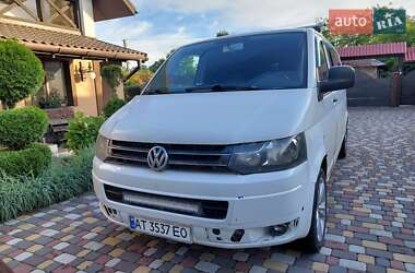 Вантажопасажирський фургон Volkswagen Transporter 2010 в Івано-Франківську