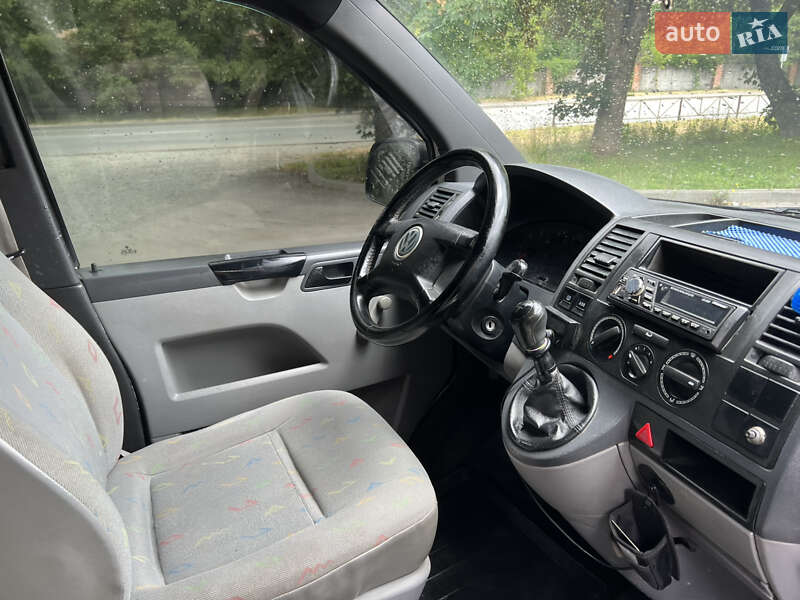 Минивэн Volkswagen Transporter 2003 в Каменец-Подольском