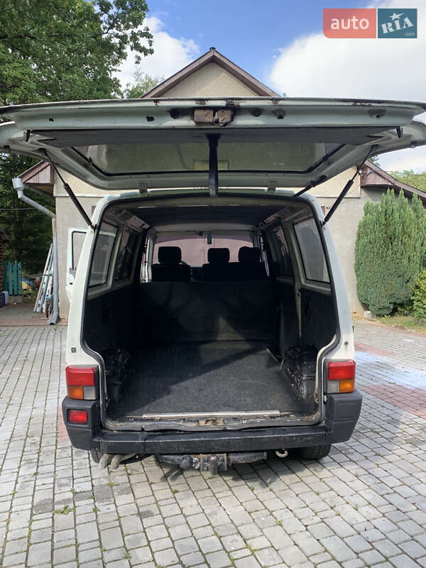 Минивэн Volkswagen Transporter 1996 в Долине