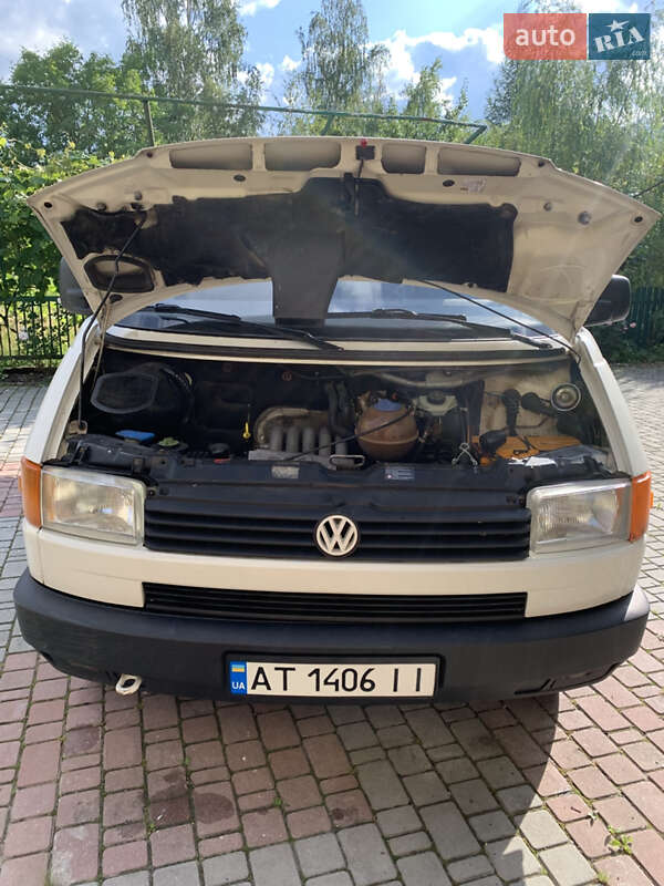 Минивэн Volkswagen Transporter 1996 в Долине