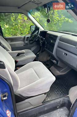 Минивэн Volkswagen Transporter 2000 в 