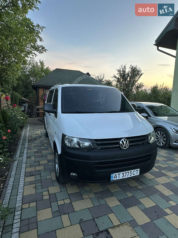 Минивэн Volkswagen Transporter 2015 в Ивано-Франковске