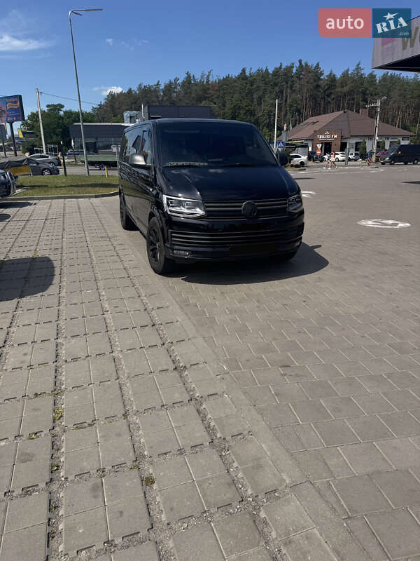 Минивэн Volkswagen Transporter 2012 в 