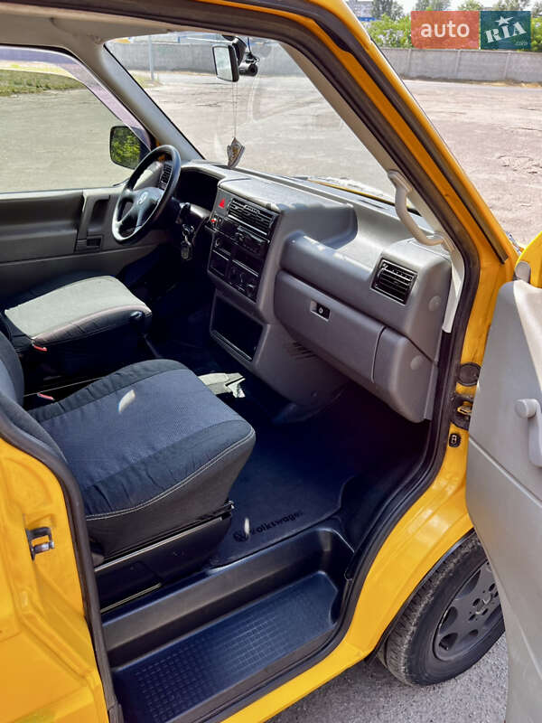 Минивэн Volkswagen Transporter 2000 в Киеве