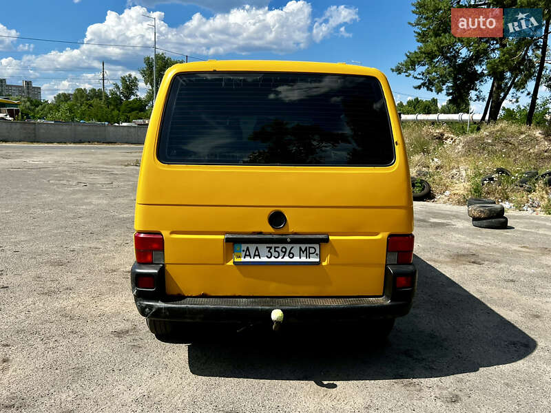 Минивэн Volkswagen Transporter 2000 в Киеве