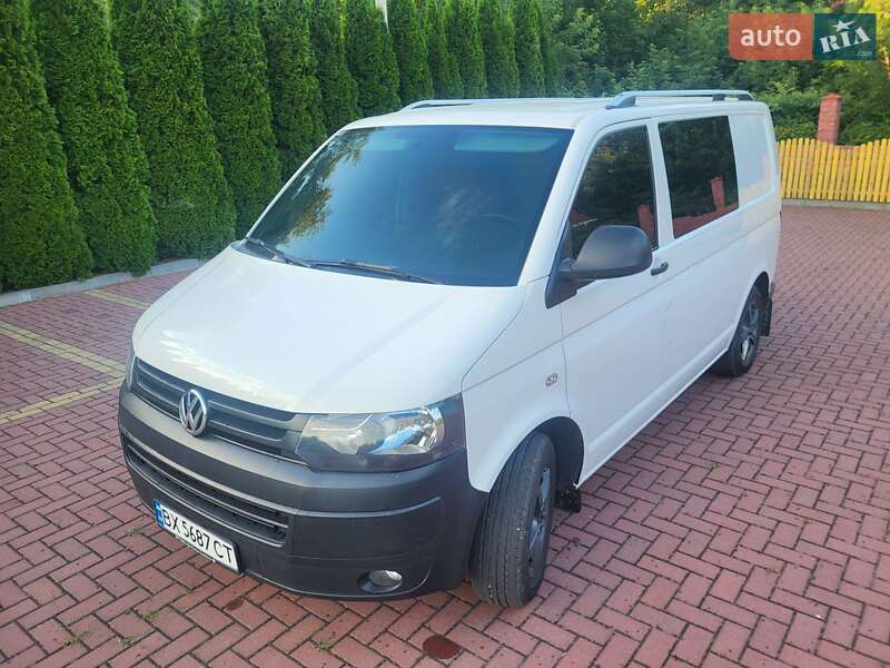 Грузопассажирский фургон Volkswagen Transporter 2015 в Хмельницком