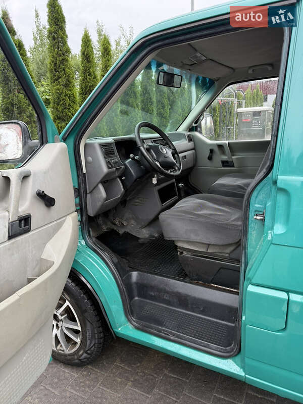 Минивэн Volkswagen Transporter 2000 в Надворной