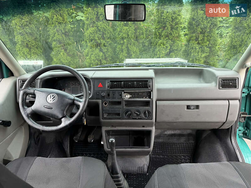 Минивэн Volkswagen Transporter 2000 в Надворной