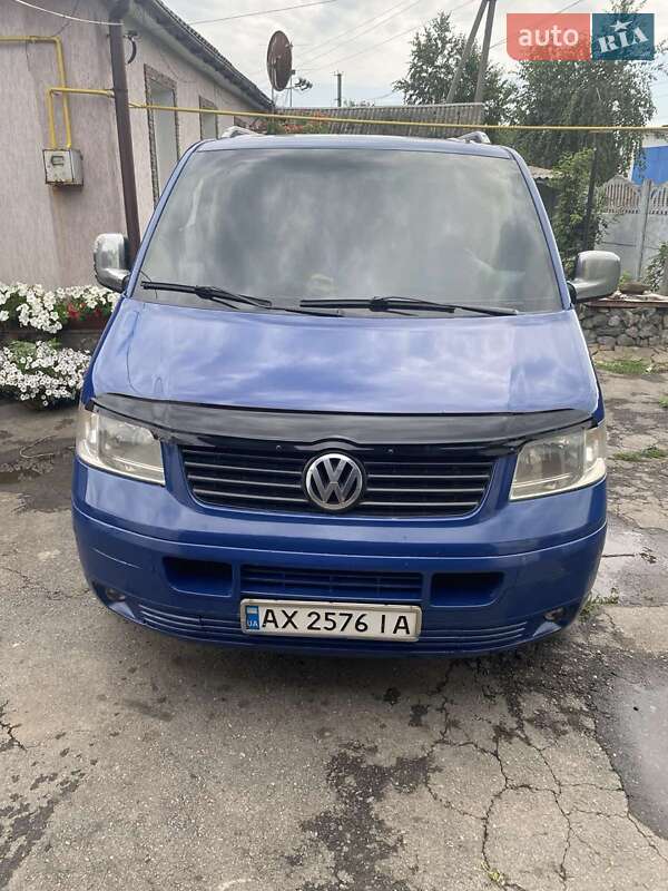 Минивэн Volkswagen Transporter 2004 в 