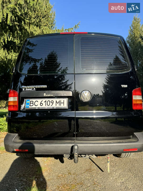 Мінівен Volkswagen Transporter 2004 в Стрию