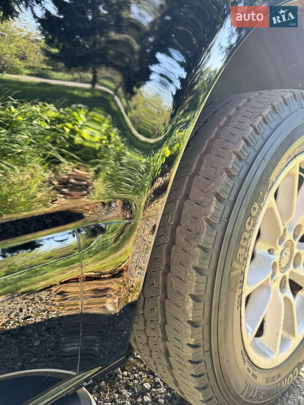 Мінівен Volkswagen Transporter 2004 в Стрию