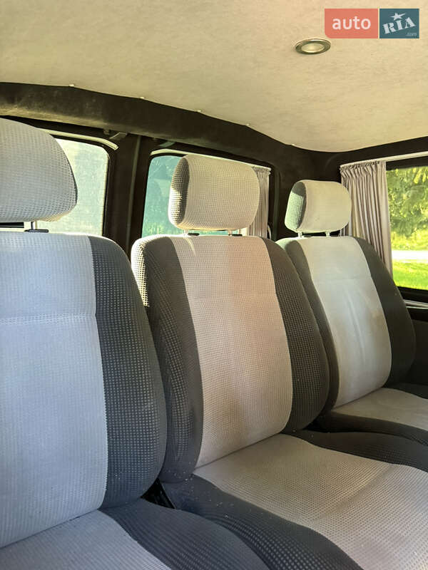 Мінівен Volkswagen Transporter 2004 в Стрию