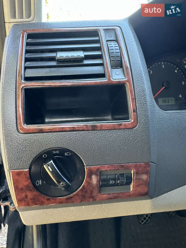 Мінівен Volkswagen Transporter 2004 в Стрию