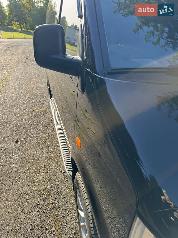 Мінівен Volkswagen Transporter 2004 в Стрию