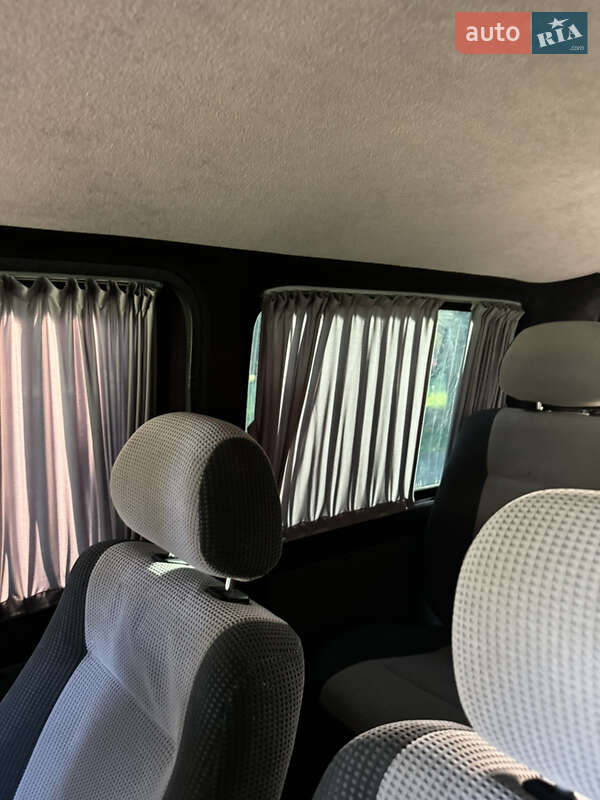 Мінівен Volkswagen Transporter 2004 в Стрию