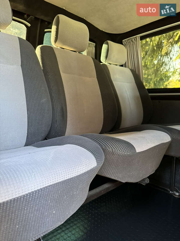 Мінівен Volkswagen Transporter 2004 в Стрию