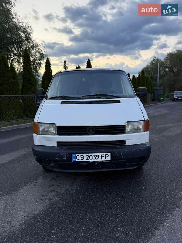 Грузовой фургон Volkswagen Transporter 2000 в Смеле