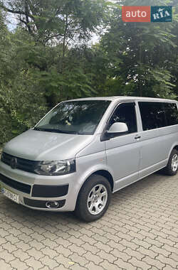 Минивэн Volkswagen Transporter 2011 в Сваляве