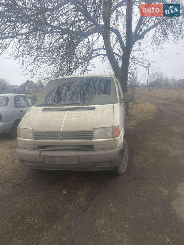 Вантажний фургон Volkswagen Transporter 1997 в Добропіллі