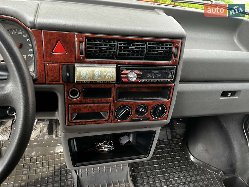 Минивэн Volkswagen Transporter 2001 в Чернигове