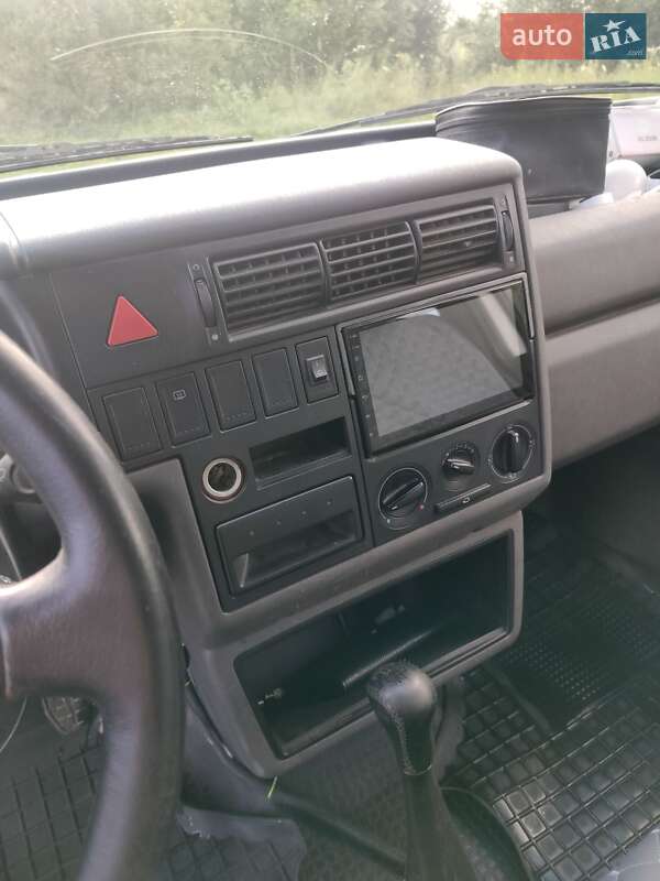 Минивэн Volkswagen Transporter 2003 в Рокитном