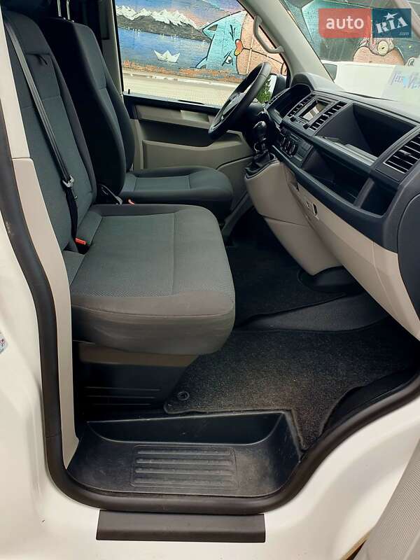 Грузовой фургон Volkswagen Transporter 2017 в Луцке