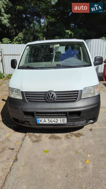 Грузовой фургон Volkswagen Transporter 2005 в Обухове
