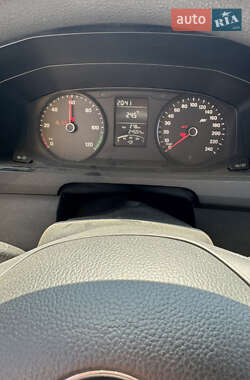 Грузовой фургон Volkswagen Transporter 2015 в 
