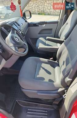 Минивэн Volkswagen Transporter 2010 в 