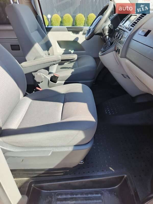 Минивэн Volkswagen Transporter 2010 в Львове