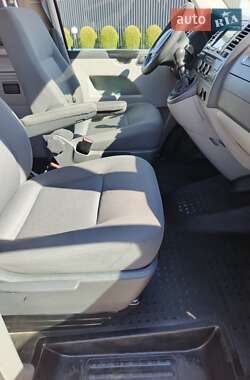 Минивэн Volkswagen Transporter 2010 в 