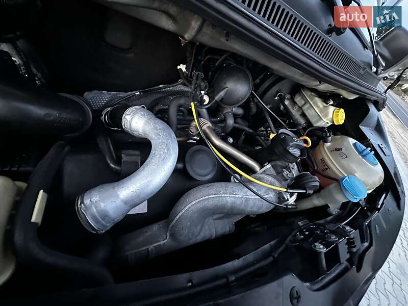 Мінівен Volkswagen Transporter 2004 в Надвірній