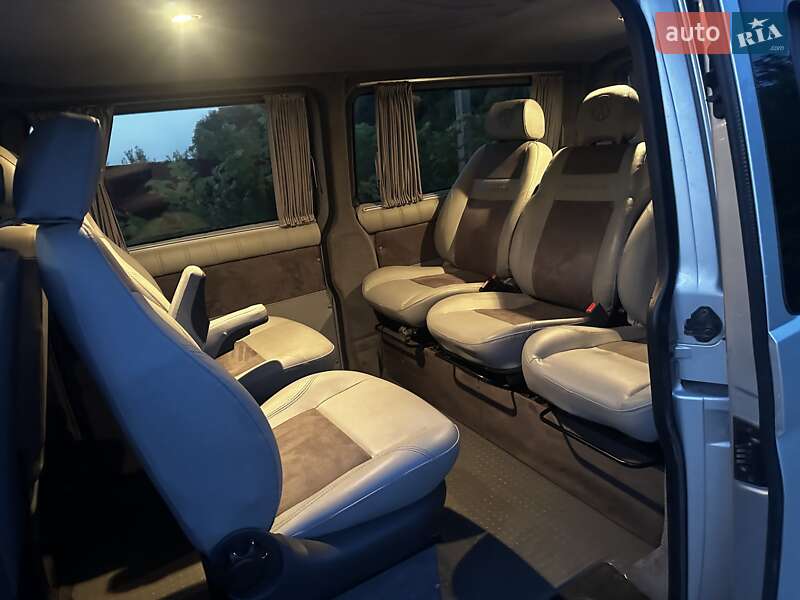 Мінівен Volkswagen Transporter 2004 в Надвірній