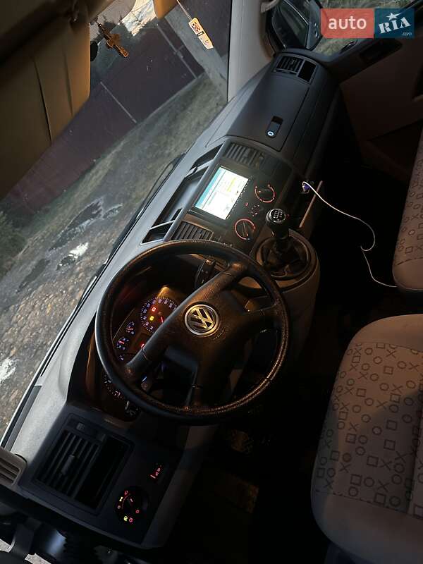 Мінівен Volkswagen Transporter 2004 в Надвірній
