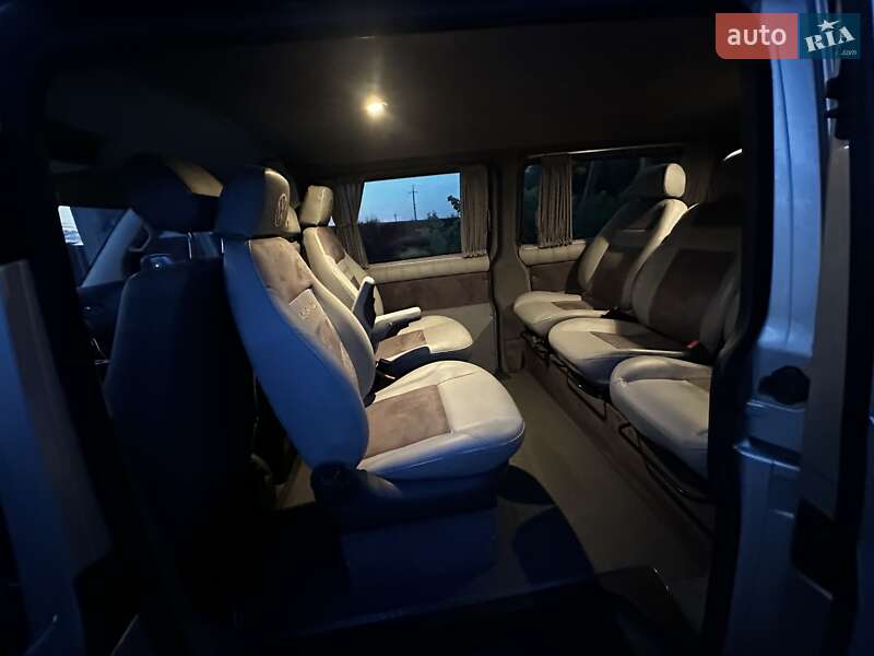 Мінівен Volkswagen Transporter 2004 в Надвірній