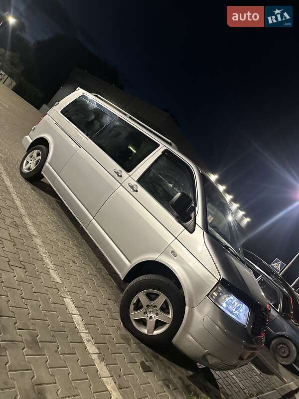 Мінівен Volkswagen Transporter 2004 в Надвірній