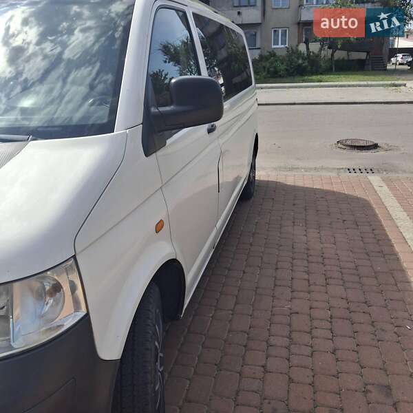 Минивэн Volkswagen Transporter 2006 в Ужгороде