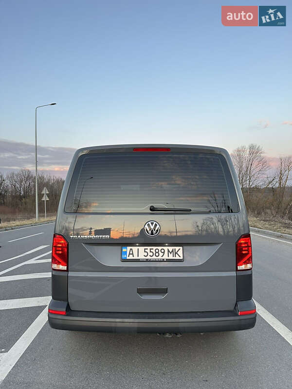 Минивэн Volkswagen Transporter 2020 в 