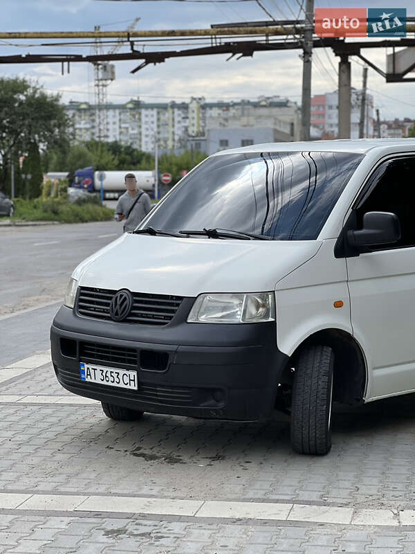 Минивэн Volkswagen Transporter 2004 в Ивано-Франковске