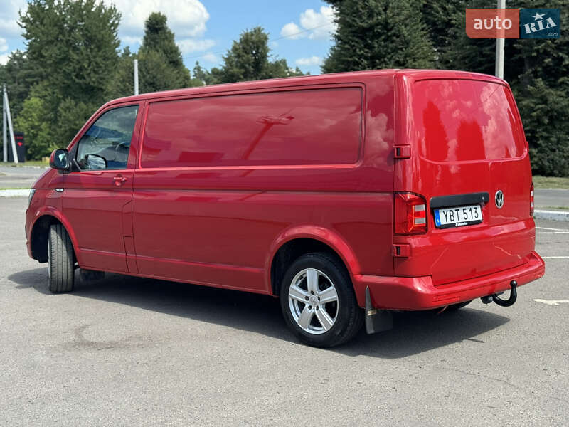 Грузовой фургон Volkswagen Transporter 2016 в Радивилове