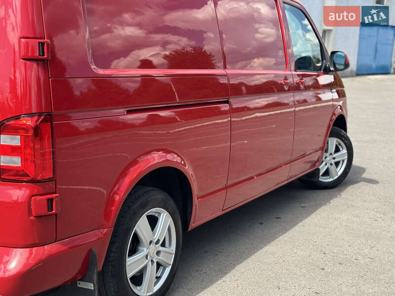 Грузовой фургон Volkswagen Transporter 2016 в Радивилове
