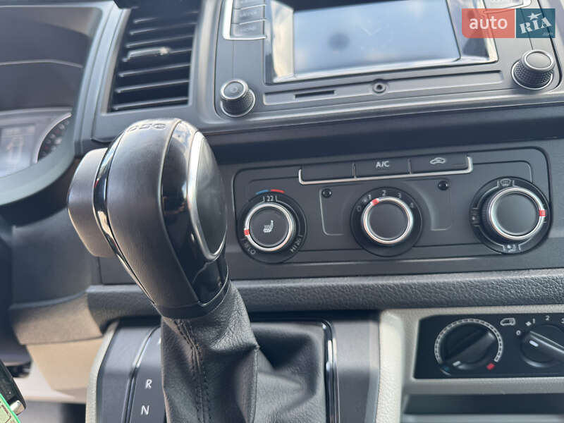 Грузовой фургон Volkswagen Transporter 2016 в Радивилове