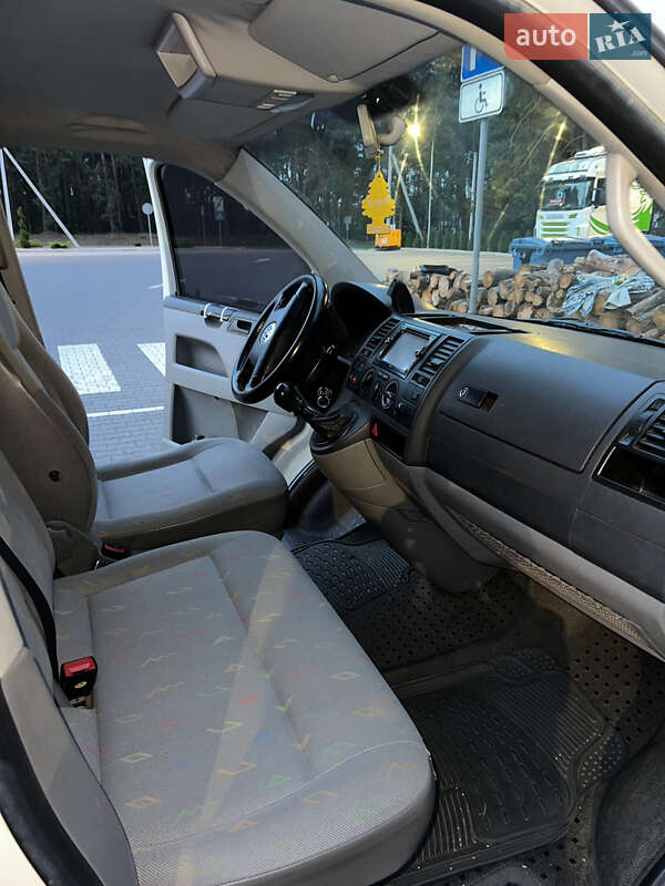 Минивэн Volkswagen Transporter 2004 в Маневичах