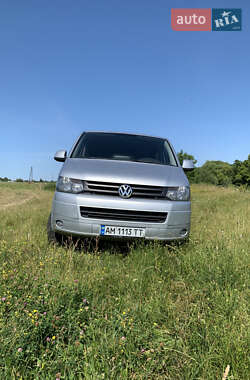 Вантажопасажирський фургон Volkswagen Transporter 2013 в Житомирі